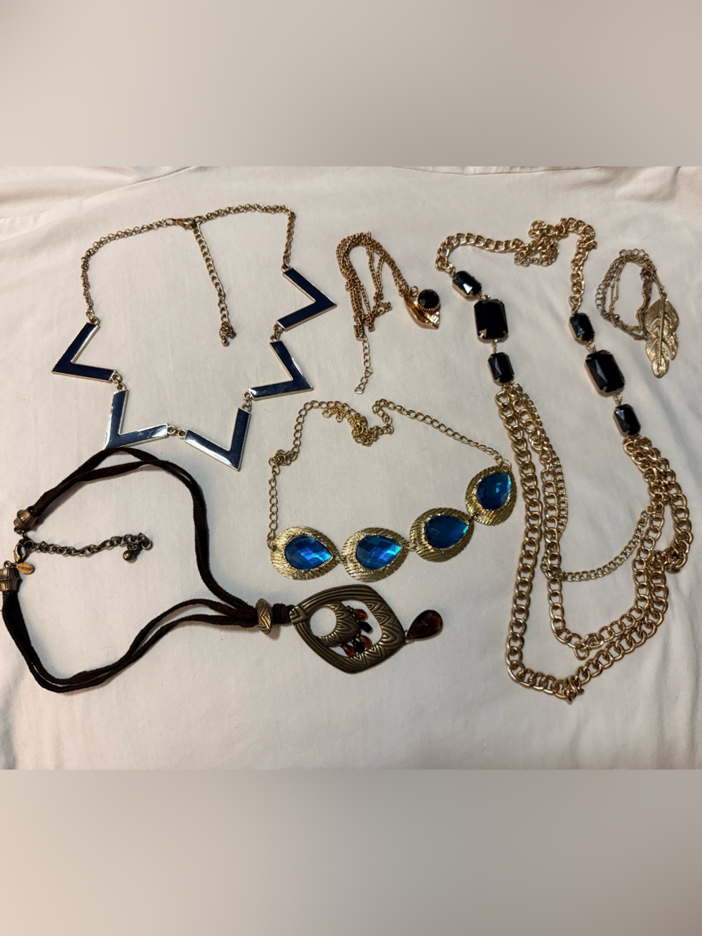 Vintage Women's Fashion Mixed Lot 6 Gold Tone Necklaces